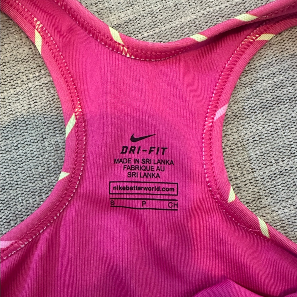 (4) Nike sports bras - Picture 12 of 14